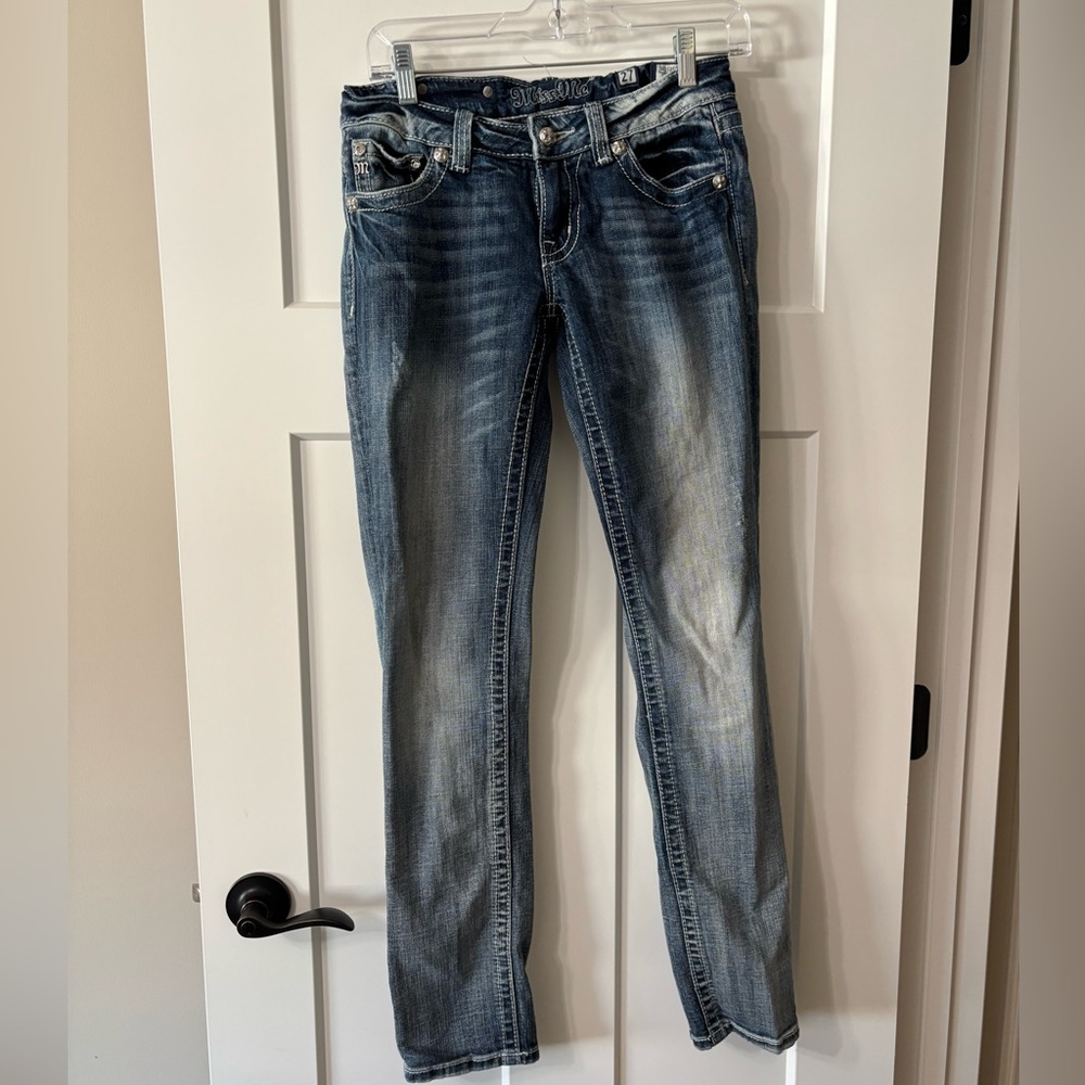 Miss Me Jessica Straight Leg Distressed embroidered bedazzled‎ Jeans size 27